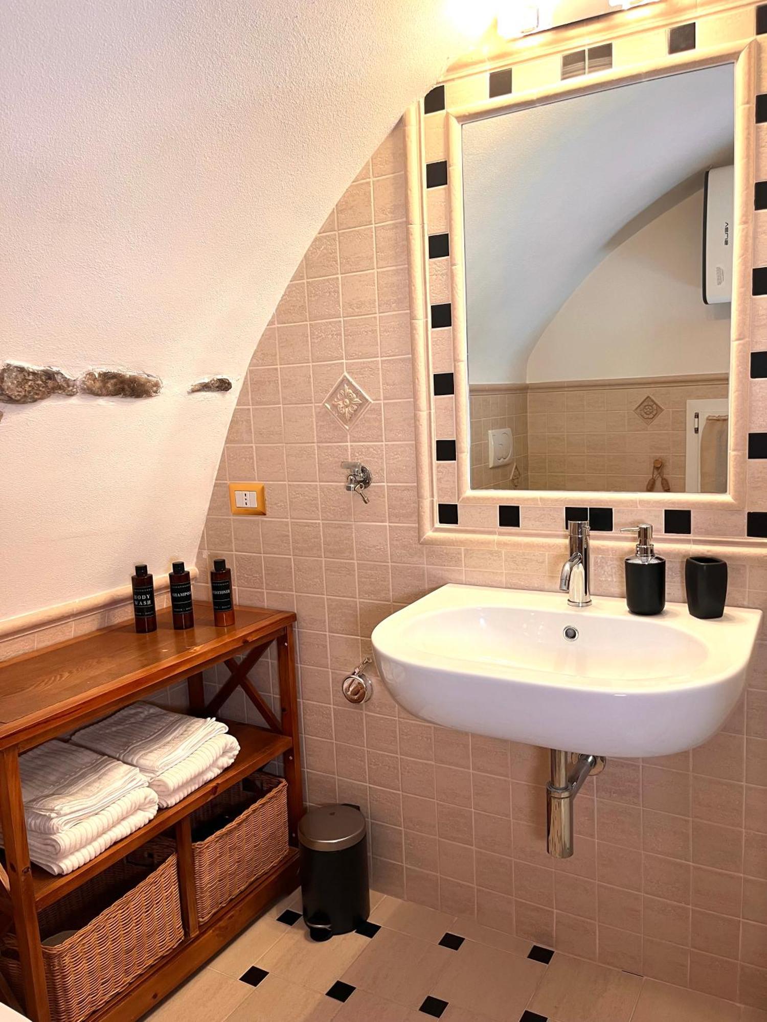 Ca' Pecina - Casa Vacanze Dolceacqua Eksteriør billede