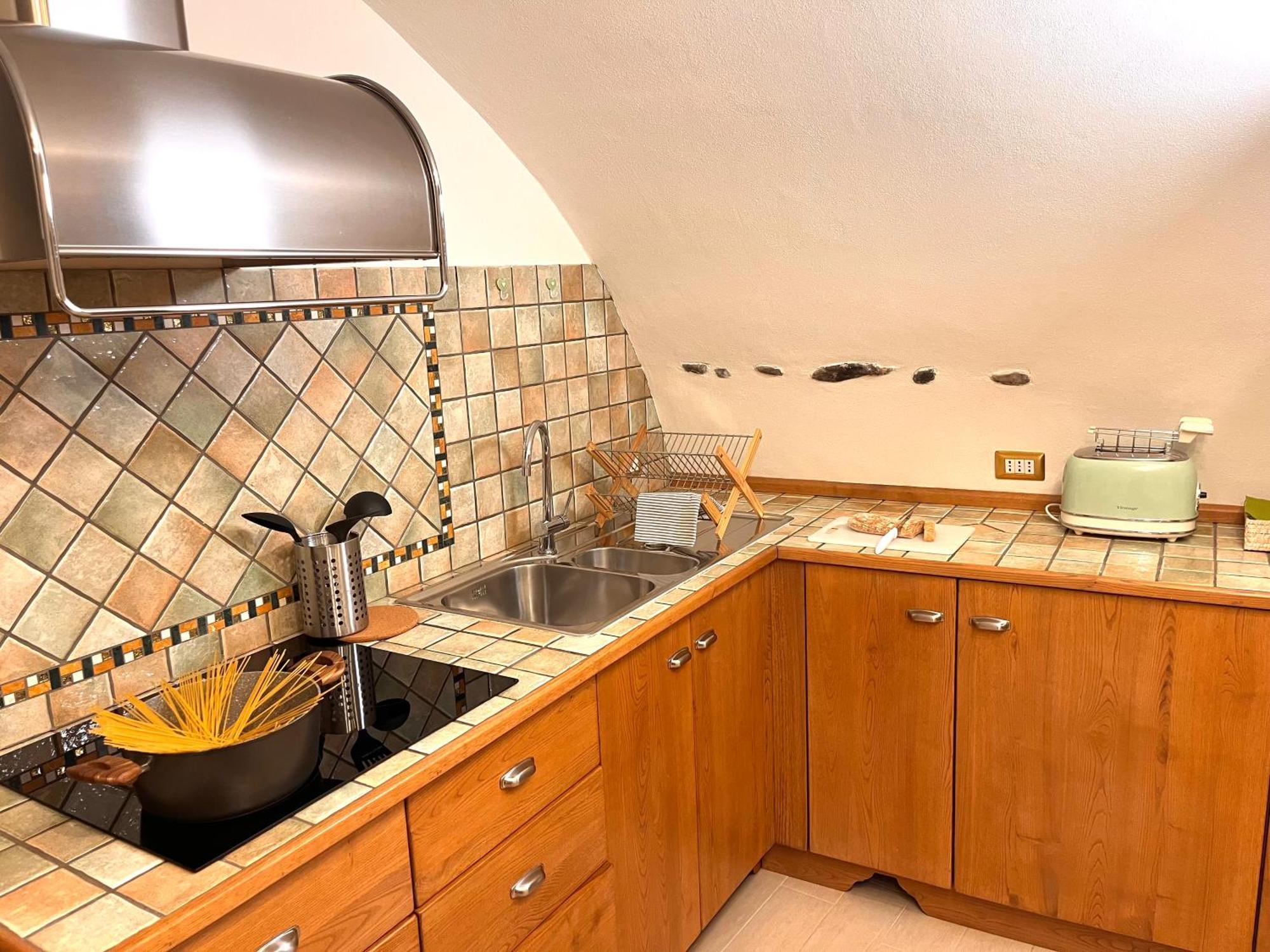 Ca' Pecina - Casa Vacanze Dolceacqua Eksteriør billede