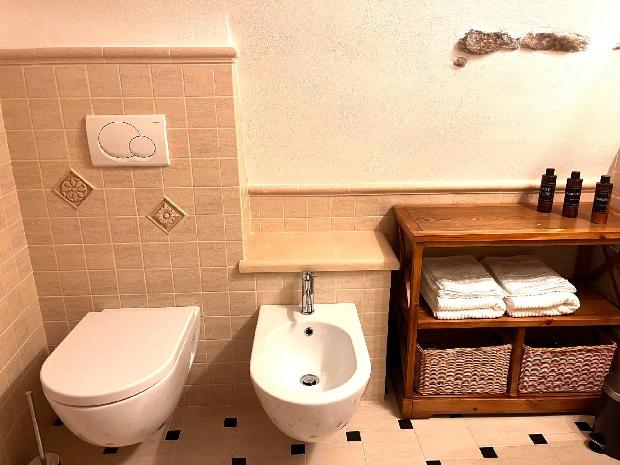 Ca' Pecina - Casa Vacanze Dolceacqua Eksteriør billede